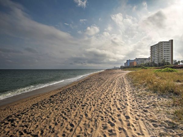 Pompano Beach Great Five Bedroom Vacation Pool Home