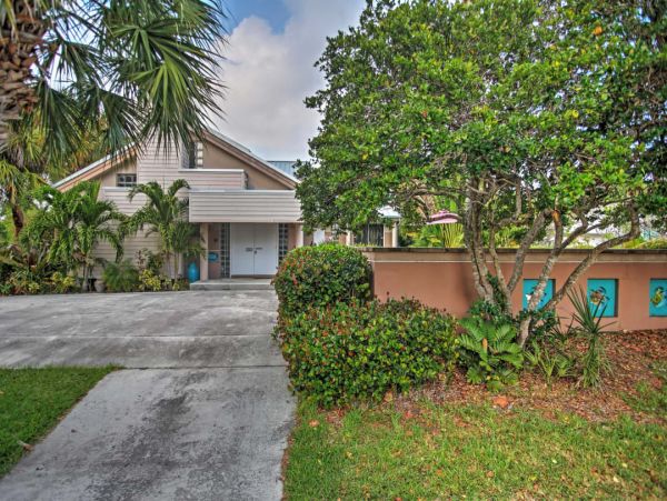 Pompano Beach Great Five Bedroom Vacation Pool Home