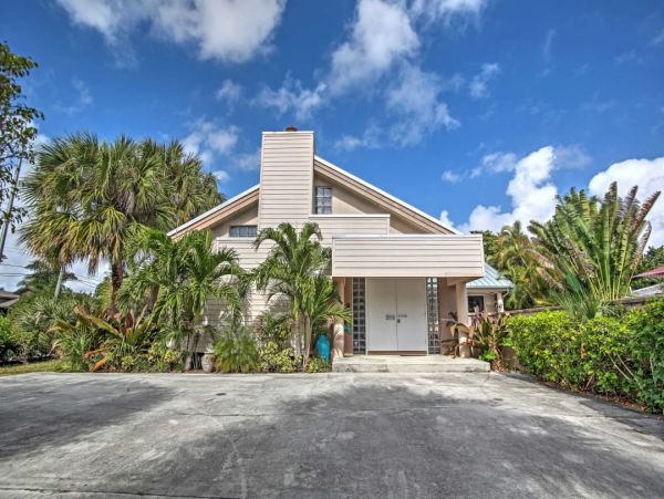 Pompano Beach Great Five Bedroom Vacation Pool Home