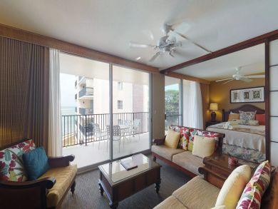 Lahaina Vacation Rental Condo Sleeps Six