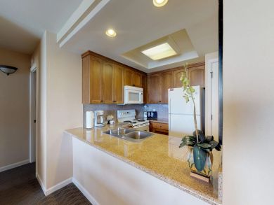 Lahaina Vacation Rental Condo Sleeps Six