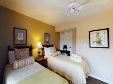 Lahaina Vacation Rental Condo Sleeps Six