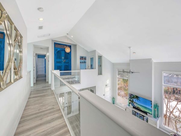 Private Beachfront Estate in Nokomis, FL - Luxurious Coastal Retreat