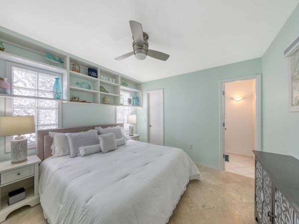 Private Beachfront Estate in Nokomis, FL - Luxurious Coastal Retreat