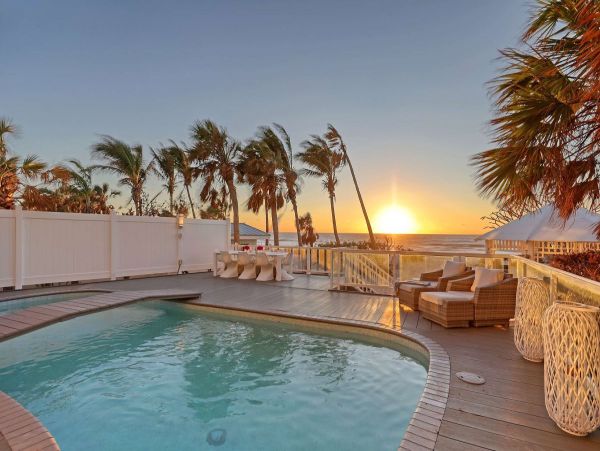 Private Beachfront Estate in Nokomis, FL - Luxurious Coastal Retreat