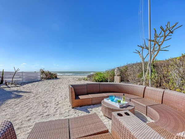 Private Beachfront Estate in Nokomis, FL - Luxurious Coastal Retreat