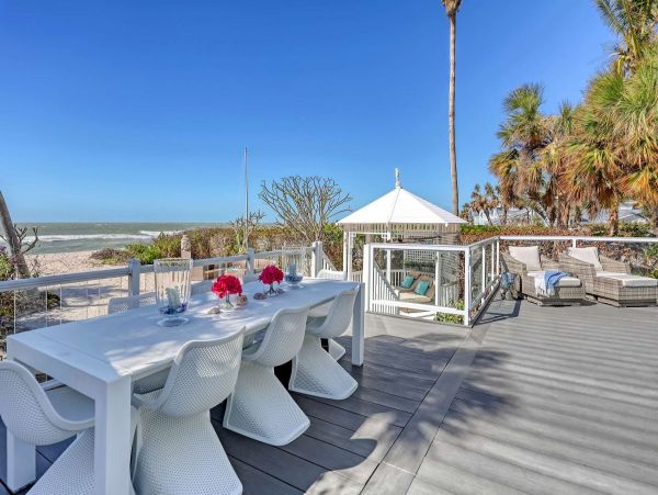 Private Beachfront Estate in Nokomis, FL - Luxurious Coastal Retreat
