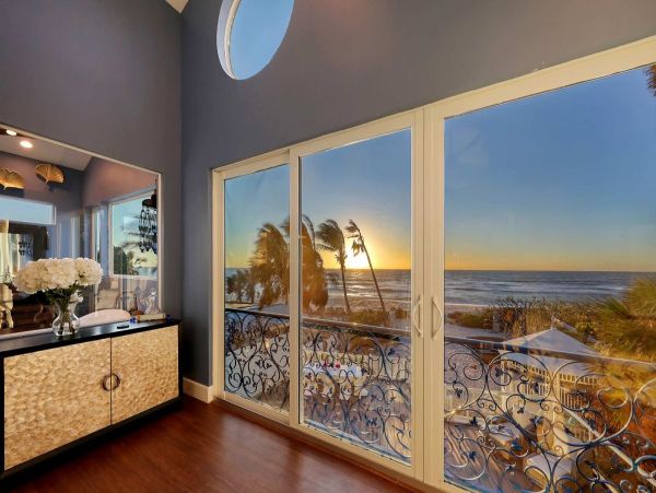 Private Beachfront Estate in Nokomis, FL - Luxurious Coastal Retreat