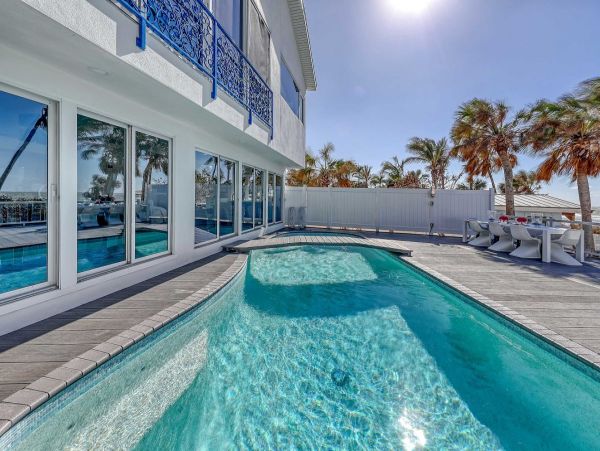 Private Beachfront Estate in Nokomis, FL - Luxurious Coastal Retreat