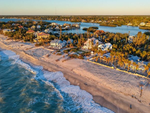 Private Beachfront Estate in Nokomis, FL - Luxurious Coastal Retreat