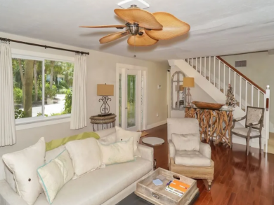 Casey Key Vacation Accommodation on Beach Sleeps 6