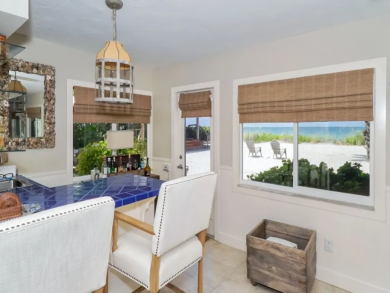 Casey Key Vacation Accommodation on Beach Sleeps 6