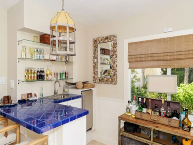 Casey Key Vacation Accommodation on Beach Sleeps 6