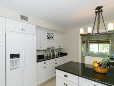 Casey Key Vacation Accommodation on Beach Sleeps 6