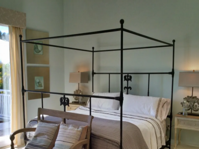 Casey Key Vacation Accommodation on Beach Sleeps 6