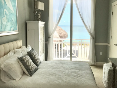 Casey Key Vacation Accommodation on Beach Sleeps 6
