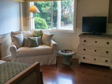 Casey Key Vacation Accommodation on Beach Sleeps 6