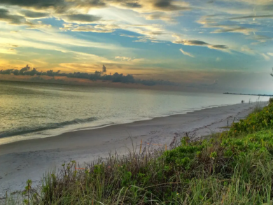Casey Key Vacation Accommodation on Beach Sleeps 6