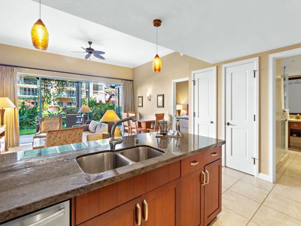 Maui Vacation Rental - Six Bedroom Ground Floor Luxury Suites