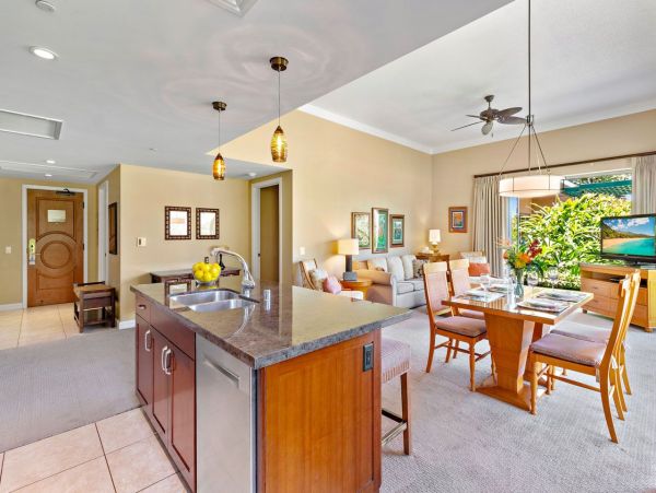 Maui Vacation Rental - Six Bedroom Ground Floor Luxury Suites