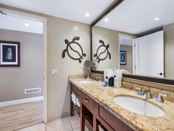 Luxurious Two-Bedroom Ocean View Suite in Kaanapali