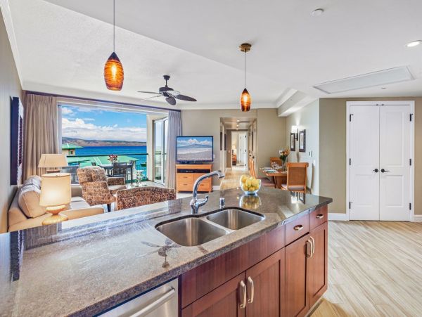 Luxurious Two-Bedroom Ocean View Suite in Kaanapali