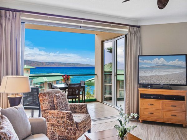 Luxurious Two-Bedroom Ocean View Suite in Kaanapali