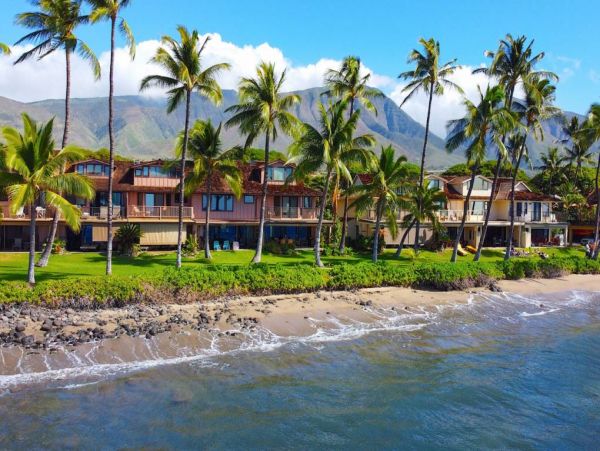 Oceanfront Lahaina Luxury Vacation Rental Sleeps 8 Guests