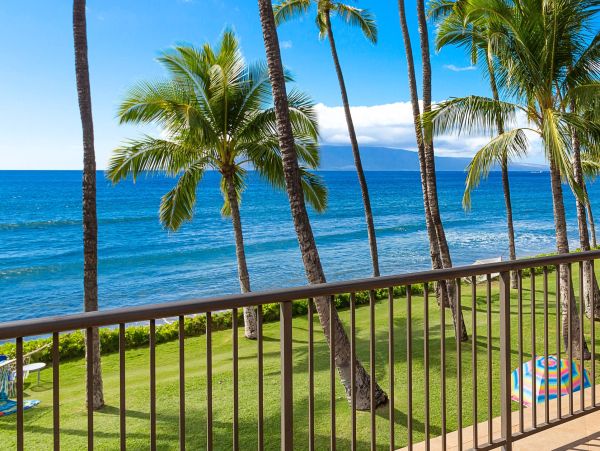 Oceanfront Lahaina Luxury Vacation Rental Sleeps 8 Guests