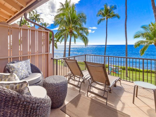 Oceanfront Lahaina Luxury Vacation Rental Sleeps 8 Guests