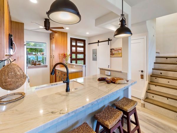 Oceanfront Lahaina Luxury Vacation Rental Sleeps 8 Guests