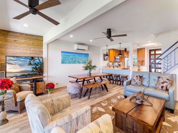 Oceanfront Lahaina Luxury Vacation Rental Sleeps 8 Guests
