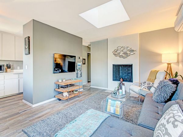 Charming 3 Bedroom Duplex in Del Mar One Block to Beach