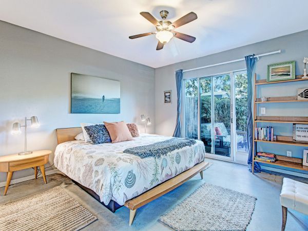 Charming 3 Bedroom Duplex in Del Mar One Block to Beach