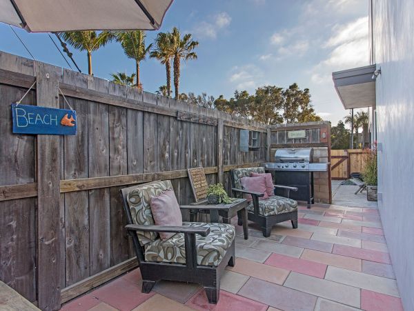 Charming 3 Bedroom Duplex in Del Mar One Block to Beach