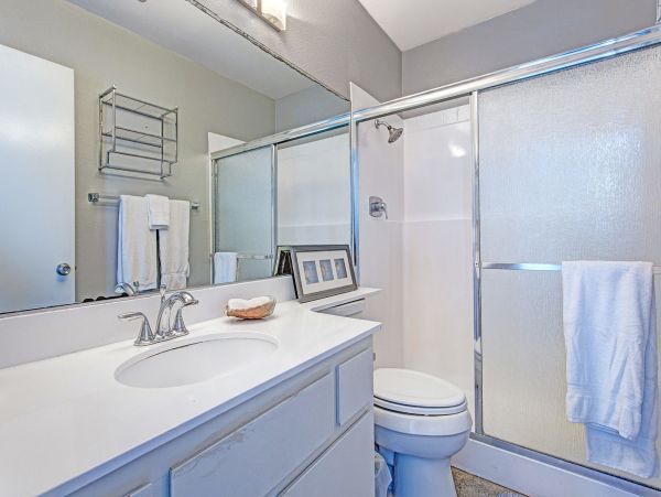 Charming 3 Bedroom Duplex in Del Mar One Block to Beach