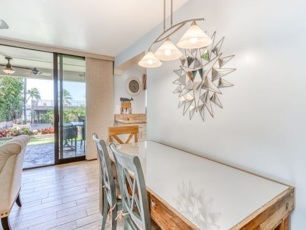 Lahaina Vacation Beach Condo Sleeps 6 Guests