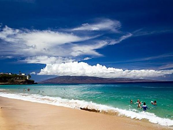 Lahaina Vacation Beach Condo Sleeps 6 Guests