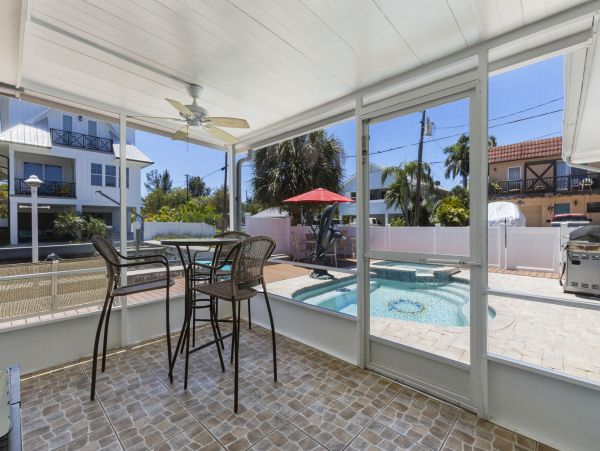Bradenton Beach Vacation Pool Home With Bay Views Sleeps 10