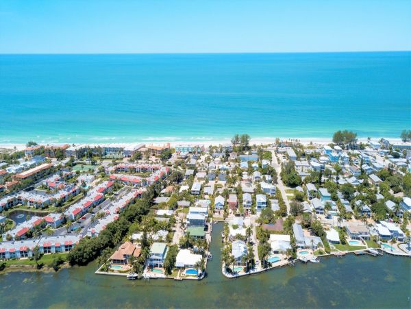 Bradenton Beach Vacation Pool Home With Bay Views Sleeps 10