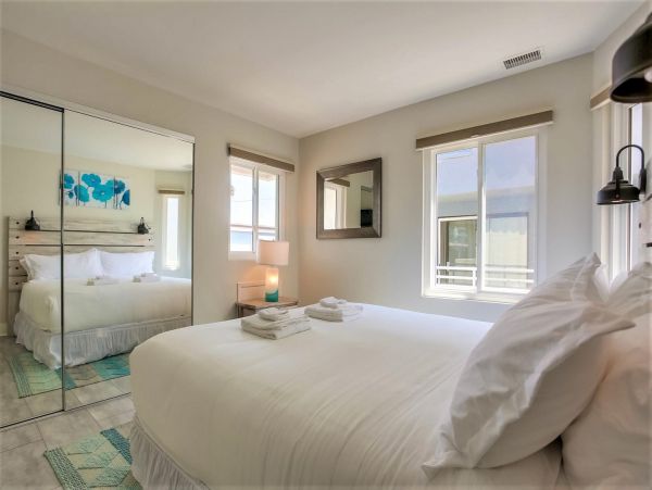 Mission Beach Vacation Duplex Direct Ocean Access
