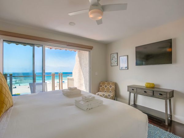 Mission Beach Vacation Duplex Direct Ocean Access