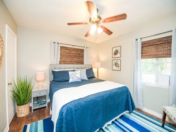 Walk to Beach Two Bedroom Vacation Home in Anna Maria