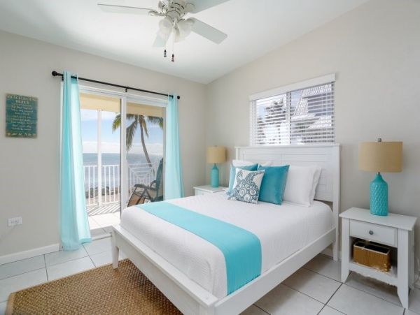 Value Oceanfront 3 Bedroom Pool Home Sleeps 10 in Islamorada