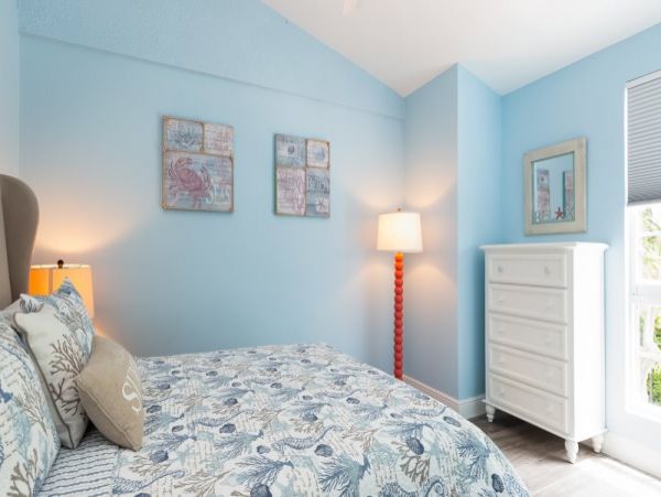 Three Bedroom Vacation Rental Beach Condo in Key Largo