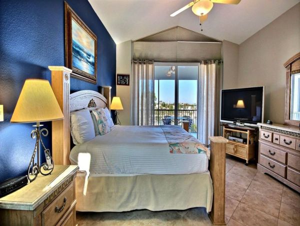 3 Story Townhouse with Marina Views and Steps to Pool & Spa