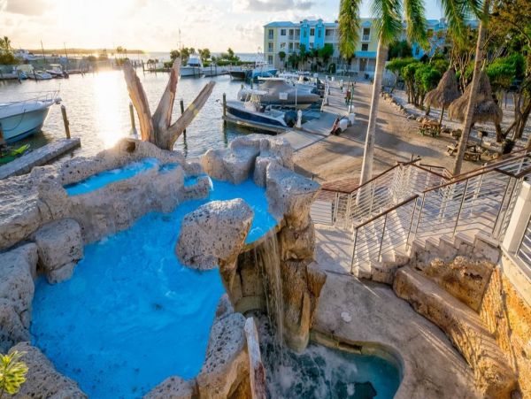 3 Story Townhouse with Marina Views and Steps to Pool & Spa