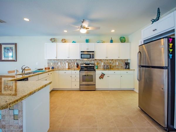 Canal Front 3 Bedroom Home Sleeps 8 Guests Key Colony Beach