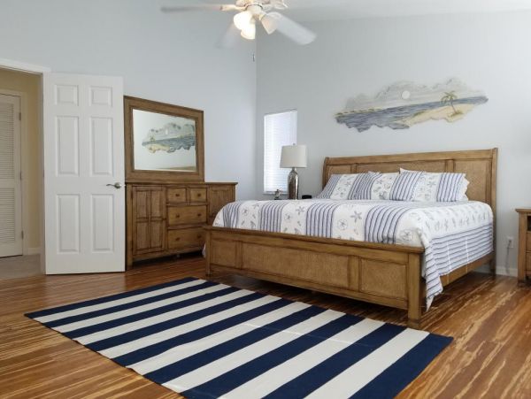 Canal Front 3 Bedroom Home Sleeps 8 Guests Key Colony Beach
