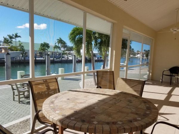 Canal Front 3 Bedroom Home Sleeps 8 Guests Key Colony Beach
